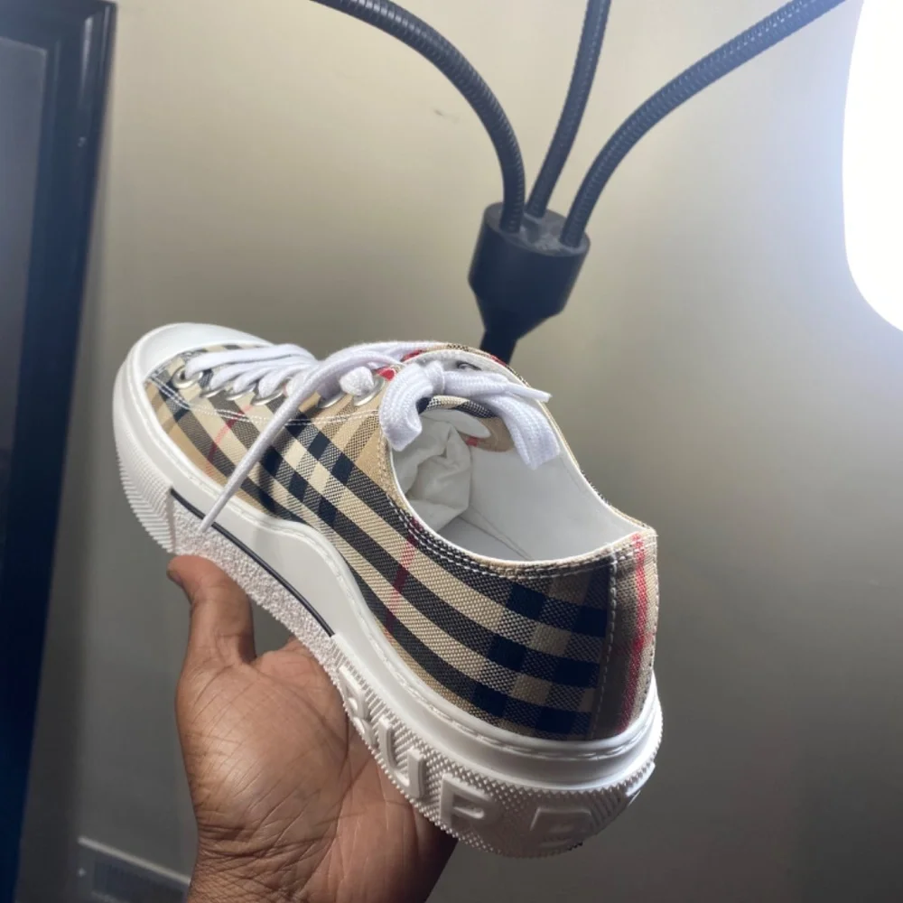 Shoes - Picture 2 of 3